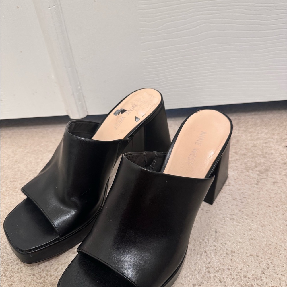 Nine West Black Mules Sleek Comfortable Stylish
